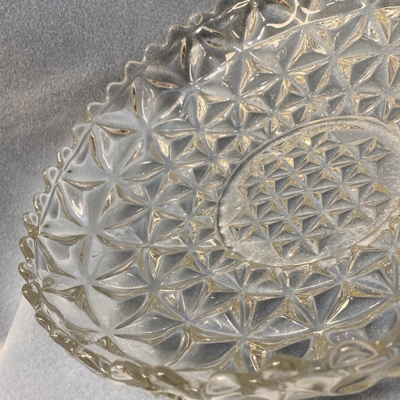 Mt Vernon imperial Pressed Crystal Crisscross Inverted Diamond Pattern Bowl - Picture 9 of 12